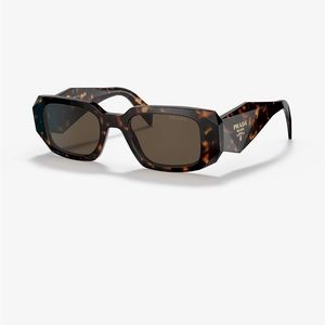 Prada Sunglasses: PR 17WS
Frame color: Tortoise / Lens color: Brown
